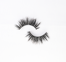 Load image into Gallery viewer, Luxury 3D Silk Eyelashes
