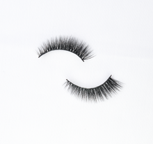 Load image into Gallery viewer, Luxury 3D Silk Eyelashes
